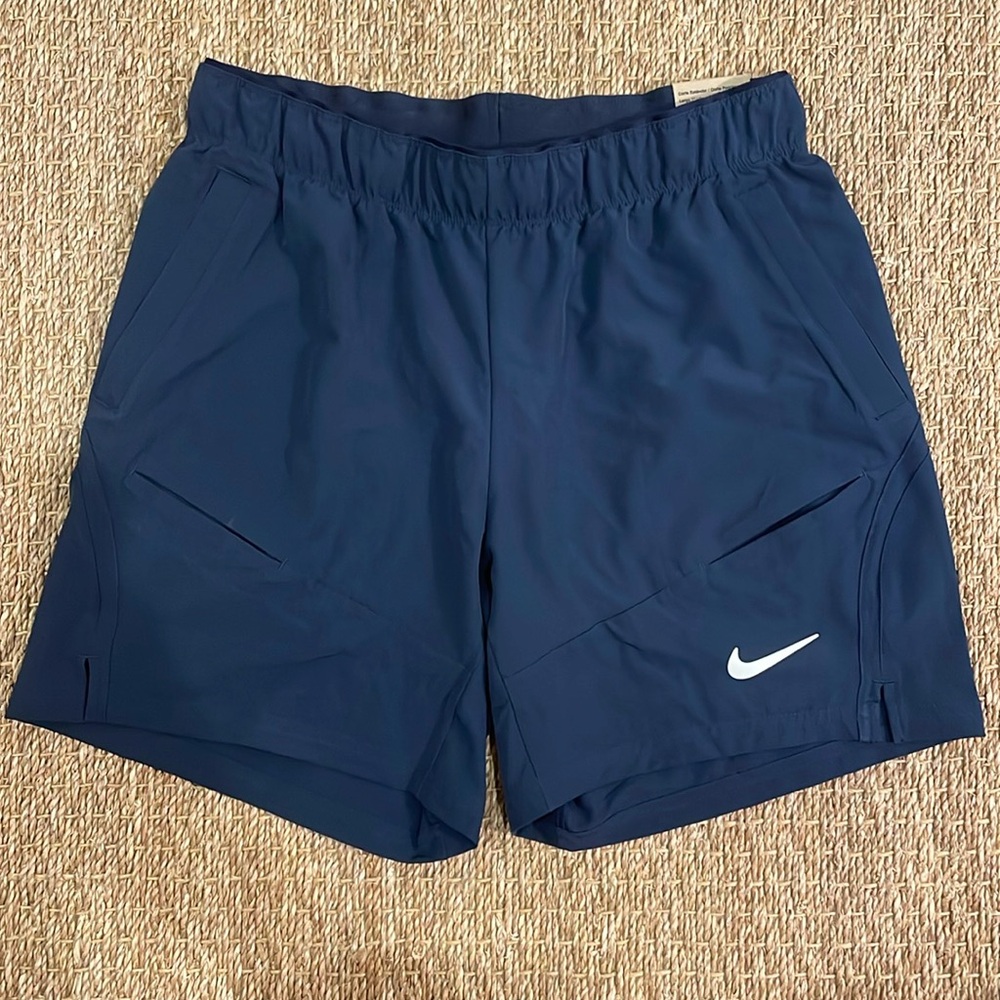 Nike Tennis Shorts Size Medium NWT